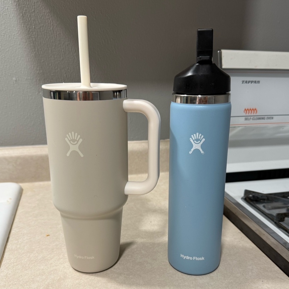 Hydro Flask Cream Tumbler and Blue Bottle Set